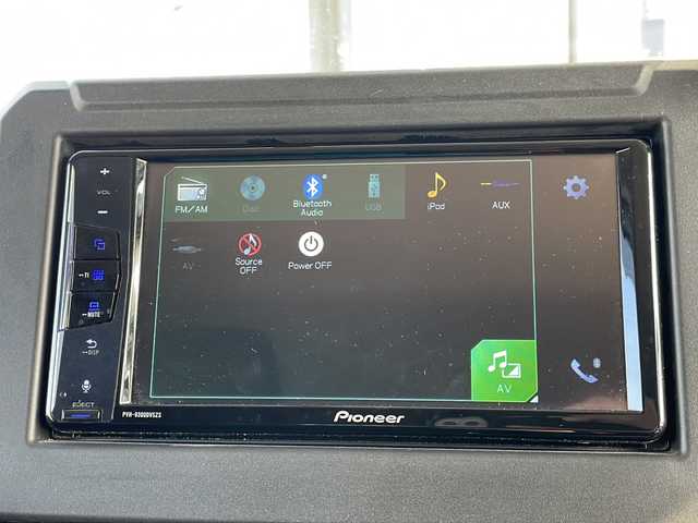 スズキ ジムニー XG 静岡県 2020(令2)年 4.3万km スペリアホワイト 純正ディスプレイオーディオ/・FM/AM/・CD/DVD/・Bluetooth/・USB/・iPod/主要装備/・バックカメラ/・マニュアルエアコン/・ＥＴＣ/・ルーフキャリア/・サイドカーテンエアバッグ/・ＬＥＤヘッドライト/・横滑り防止装置/・ヒルディセントコントロール/・Ｈ－Ｌ切替/・純正フロアマット