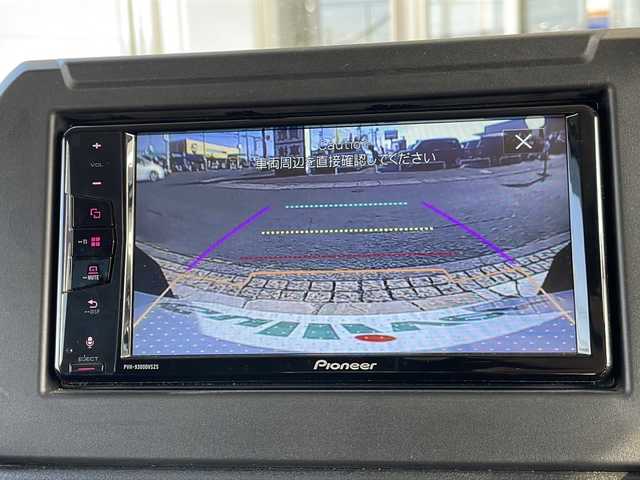 スズキ ジムニー XG 静岡県 2020(令2)年 4.3万km スペリアホワイト 純正ディスプレイオーディオ/・FM/AM/・CD/DVD/・Bluetooth/・USB/・iPod/主要装備/・バックカメラ/・マニュアルエアコン/・ＥＴＣ/・ルーフキャリア/・サイドカーテンエアバッグ/・ＬＥＤヘッドライト/・横滑り防止装置/・ヒルディセントコントロール/・Ｈ－Ｌ切替/・純正フロアマット