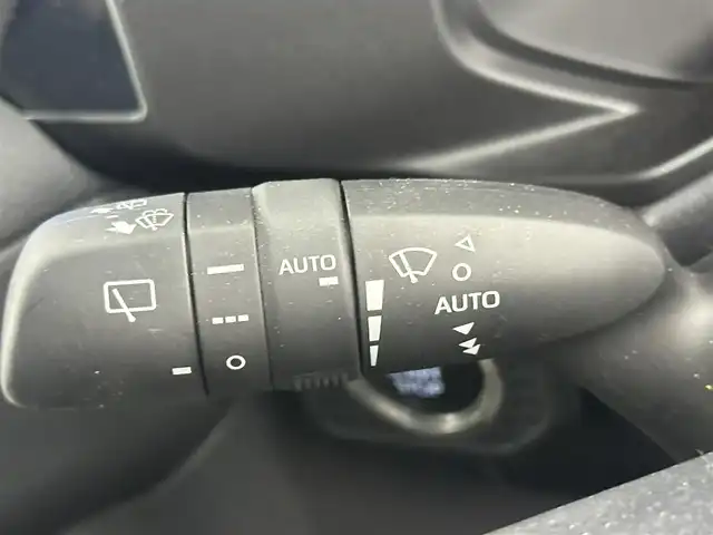 トヨタ ランドクルーザー ２５０ VX ファーストエディション 愛知県 2024(令6)年 0.8万km プラチナホワイトパールマイカ ・ワンオーナー/・保証書/・D席パワーシート/・ドライブレコーダ/・シートヒータ/・エアーシート/・レザーシート/・4WD/・サンルーフ/・純正コネクティッドナビ/　BT/フルセグTV/USB/HDMI/・Toyota Safety Sense/・デジタルインナーミラー/・全方位カメラ/・レーダークルーズコントロール/・ビルトインETC2.0/・ステアリングリモコン/・ステアリングヒーター/・純正フロアマット/・オートライト/・オートハイビーム/・LEDライト/・フォグランプ/・純正１８インチアルミホイール/・パワーバックドア/・スペアキー