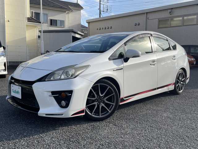 トヨタ プリウス S ツーリングセレ G’s 埼玉県 2013(平25)年 6.1万km ホワイトパールクリスタルシャイン ・ワンオーナー/・保証書/・ディーラー点検記録簿数年あり/・純正ナビ/・フルセグTV/・バックカメラ/・ETC/・プッシュスタート/・スマートキー×２/・革巻きステアリング/・ステアリングスイッチ/・トノカバー/・純正フロアマット/・ドアバイザー/・オートライト/・フォグライト/・電格ミラー/・ウィンカーミラー/・取扱説明書