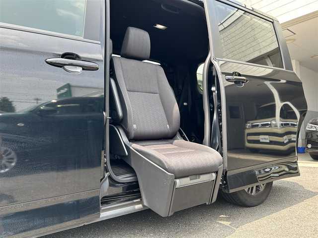 トヨタ ヴォクシー S－G 愛知県 2022(令4)年 1.4万km アティチュードブラックマイカ 純正メモリナビ/フルセグテレビ/バックカメラ/Bluetooth/フリップダウンモニター/ウィンカーミラー/クルーズコントロール/プッシュスタート/両側パワースライドドア/ビルトインETC2.0/レザーステアリング/衝突軽減ブレーキ/レーンキープ/サイドリフトアップチルシート