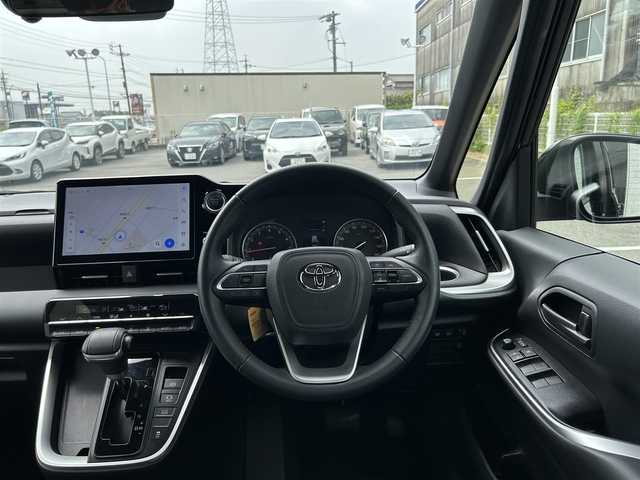 トヨタ ヴォクシー S－G 愛知県 2022(令4)年 1.4万km アティチュードブラックマイカ 純正メモリナビ/フルセグテレビ/バックカメラ/Bluetooth/フリップダウンモニター/ウィンカーミラー/クルーズコントロール/プッシュスタート/両側パワースライドドア/ビルトインETC2.0/レザーステアリング/衝突軽減ブレーキ/レーンキープ/サイドリフトアップチルシート
