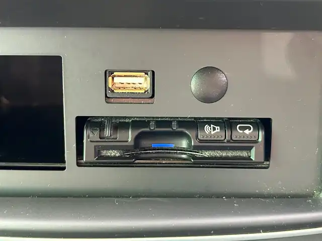 ルノー カングー ゼン 静岡県 2016(平28)年 5.5万km 青 ＳＤナビ（Ｂｌｕｅｔｏｏｔｈ、ＤＶＤ、ＣＤ、フルセグＴＶ）/ＥＴＣ/スペアキー/純正フロアマット/オートエアコン/リモコンキー/横滑り防止装置/ダブルエアバッグ/ハロゲンヘッドライト/パワーステアリング/パワーウインドウ/ABS