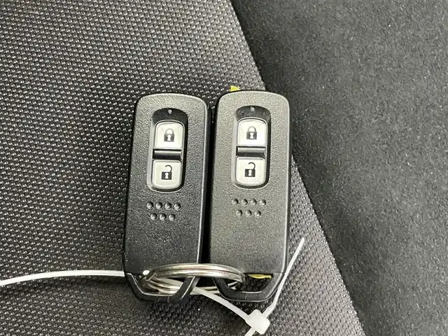 ホンダ Ｎ ＯＮＥ RS 千葉県 2023(令5)年 1万km クリスタルブラックパール HONDA Sensing/・衝突軽減ブレーキ/・誤発進抑制機能/・歩行者事故低減ステアリング/・先行車発進お知らせ機能/・標識認識機能/・路外逸脱抑制機能/・渋滞追従機能付クルーズコントロール/・車線維持支援システム/・後方誤発進抑制機能/・オートハイビーム/・パーキングセンサーシステム/純正9型メモリーナビ/・Bluetooth接続/・CD/DVD再生/・フルセグTV/・バックカメラ/コーナーセンサー/LEDヘッドライト/スマートキー/純正15インチAW/シートヒーター/レーダークルーズコントロール