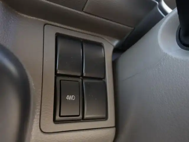 スズキ エブリイ PA 山形県 2024(令6)年 0.1万km スペリアホワイト パートタイム4WD/デュアルカメラブレーキサポート/カーラジオ/　　【AM/FM】/両側スライドドア/オートライト/撥水シート/コーナーセンサー/アイドリングストップ/純正フロアマット/オーバーヘッドシェルフ/スペアキー×1