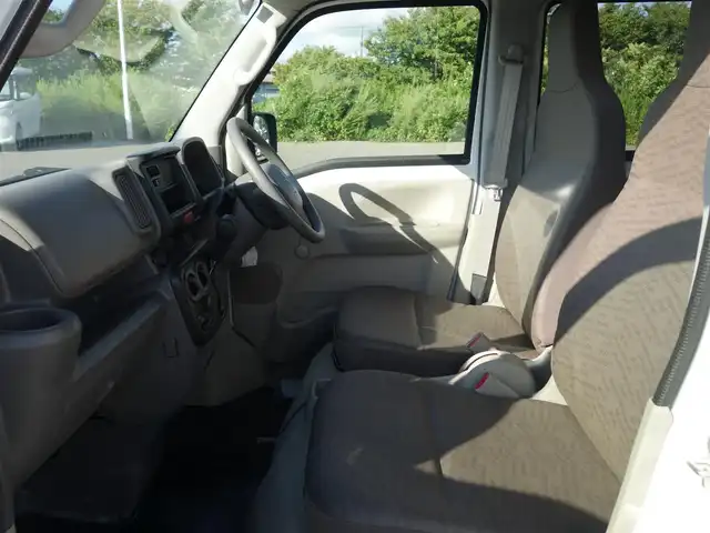 スズキ エブリイ PA 山形県 2024(令6)年 0.1万km スペリアホワイト パートタイム4WD/デュアルカメラブレーキサポート/カーラジオ/　　【AM/FM】/両側スライドドア/オートライト/撥水シート/コーナーセンサー/アイドリングストップ/純正フロアマット/オーバーヘッドシェルフ/スペアキー×1