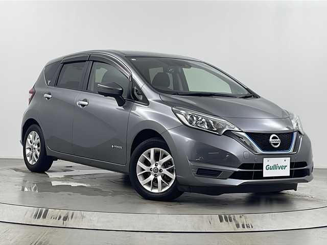 日産 ノート e－パワー X Vセレクション 埼玉県 2020(令2)年 3.8万km シルバー ・純正ナビ/・AM/FM/・フルセグTV/Bluetooth/・CD/USB/・全方位カメラ/・前後ドライブレコーダー/・ステアリングリモコン/・PCS/・LDA/・プッシュスタート/・スマートキー/・ドライブモードセレクト/・デジタルインナーミラー/・ウィンカーミラー/・パワーウィンドウ/・社外フロアマット/・純正ドアバイザー/・純正１５インチアルミホイール