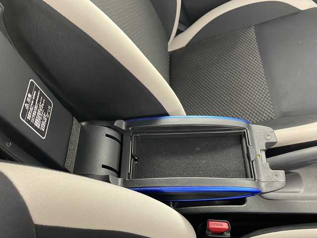 日産 ノート e－パワー X Vセレクション 埼玉県 2020(令2)年 3.8万km シルバー ・純正ナビ/・AM/FM/・フルセグTV/Bluetooth/・CD/USB/・全方位カメラ/・前後ドライブレコーダー/・ステアリングリモコン/・PCS/・LDA/・プッシュスタート/・スマートキー/・ドライブモードセレクト/・デジタルインナーミラー/・ウィンカーミラー/・パワーウィンドウ/・社外フロアマット/・純正ドアバイザー/・純正１５インチアルミホイール