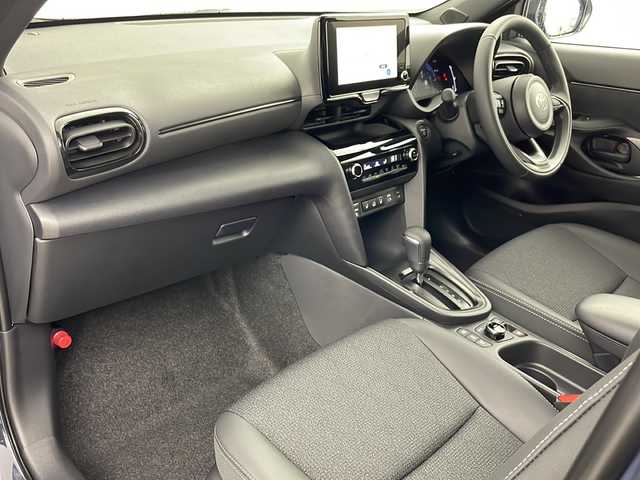 トヨタ ヤリスクロス ハイブリッド Z 道央・札幌 2025(令7)年 0.1千km グレー ・4WD　/・寒冷地仕様/・純正ディスプレイオーディオナビ&BT&USB&TV　/・パノラミックビューモニター/・バックカメラ/・トヨタセーフティセンス/・レーダークルーズコントロール/・レーンキープアシスト/・ブラインドスポットモニター/・コーナーセンサー/・D席パワーシート/・前席シートヒーター/・ハーフレザーシート/・ステアリングヒーター/・ステアリングスイッチ/・LEDヘッドライト/・オートライト/・オートマチックハイビーム/・スマートキー