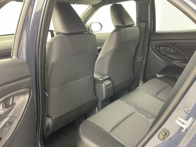 トヨタ ヤリスクロス ハイブリッド Z 道央・札幌 2025(令7)年 0.1千km グレー ・4WD　/・寒冷地仕様/・純正ディスプレイオーディオナビ&BT&USB&TV　/・パノラミックビューモニター/・バックカメラ/・トヨタセーフティセンス/・レーダークルーズコントロール/・レーンキープアシスト/・ブラインドスポットモニター/・コーナーセンサー/・D席パワーシート/・前席シートヒーター/・ハーフレザーシート/・ステアリングヒーター/・ステアリングスイッチ/・LEDヘッドライト/・オートライト/・オートマチックハイビーム/・スマートキー