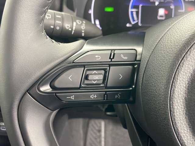 トヨタ ヤリスクロス ハイブリッド Z 道央・札幌 2025(令7)年 0.1千km グレー ・4WD　/・寒冷地仕様/・純正ディスプレイオーディオナビ&BT&USB&TV　/・パノラミックビューモニター/・バックカメラ/・トヨタセーフティセンス/・レーダークルーズコントロール/・レーンキープアシスト/・ブラインドスポットモニター/・コーナーセンサー/・D席パワーシート/・前席シートヒーター/・ハーフレザーシート/・ステアリングヒーター/・ステアリングスイッチ/・LEDヘッドライト/・オートライト/・オートマチックハイビーム/・スマートキー