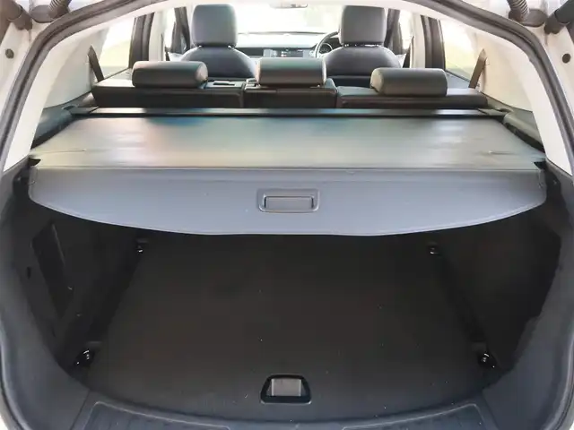 ランドローバー ランドローバー ディスカバリースポーツ　HSE 千葉県 2016(平28)年 4.4万km 白 純正ナビ/バックカメラ/サイドカメラ/フルセグＴＶ/パノラマルーフ/ＭＥＲＩＤＩＡＮサラウンドシステム/前後ドライブレコーダー/純正20インチAW/クルーズコントロール/電動リアゲート　/ETC/黒革/全席シートヒーター/ステアリングヒーター/パドルシフト/ATPC(オールテレイン・プログレス・コントロール)/取説/保証書/スマートキー×2本