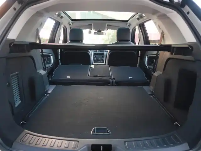 ランドローバー ランドローバー ディスカバリースポーツ　HSE 千葉県 2016(平28)年 4.4万km 白 純正ナビ/バックカメラ/サイドカメラ/フルセグＴＶ/パノラマルーフ/ＭＥＲＩＤＩＡＮサラウンドシステム/前後ドライブレコーダー/純正20インチAW/クルーズコントロール/電動リアゲート　/ETC/黒革/全席シートヒーター/ステアリングヒーター/パドルシフト/ATPC(オールテレイン・プログレス・コントロール)/取説/保証書/スマートキー×2本