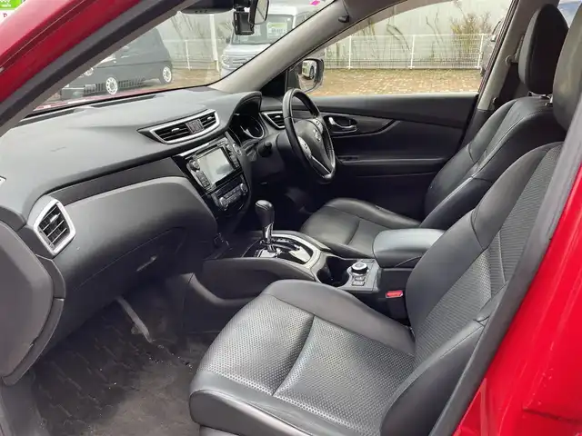 日産 エクストレイル 20X エマージェンシーブレーキ 新潟県 2014(平26)年 7.6万km バーニングレッド (株)IDOMが運営する【じしゃロン新潟店】の自社ローン専用車両になります。/こちらは現金またはオートローンご利用時の価格です。自社ローンご希望の方は別途その旨お申付け下さい/プッシュスタート/スマートキー/スペアキー１本付き/純正ナビ/ワンセグテレビ(走行時視聴不可)/Bluetooth接続可能/CD、DVD、AM、FM視聴可能/全方位カメラ/クルーズコントロール/ドライブレコーダー/ETC/シートヒーター(D席N席)/リモコンオートバックドア/本革巻きステアリング/ウインカーミラー/純正AW