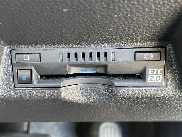 トヨタ ヤリスクロス G 滋賀県 2022(令4)年 3万km ブラックマイカ 純正8インチディスプレイオーディオ/【Bluetooth/フルセグTV/Apple CarPlay/Android Auto】/ハーフレザーシート/全方位カメラ/追従クルーズコントロール/クリアランスソナー/レーンキープアシスト/LEDヘッドライト/オートマチックハイビーム/衝突被害軽減ブレーキ/ビルトインETC2.0/電動パーキングブレーキ/オートブレーキホールド/MTモード付AT/プッシュスタート/スマートキー/ステアリングリモコン