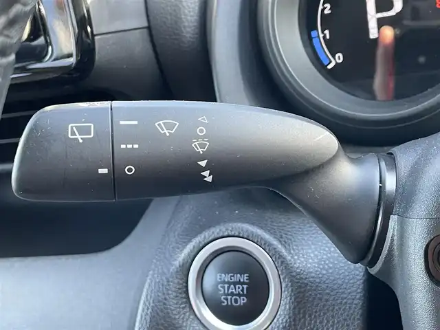 トヨタ ヤリスクロス G 滋賀県 2022(令4)年 3万km ブラックマイカ 純正8インチディスプレイオーディオ/【Bluetooth/フルセグTV/Apple CarPlay/Android Auto】/ハーフレザーシート/全方位カメラ/追従クルーズコントロール/クリアランスソナー/レーンキープアシスト/LEDヘッドライト/オートマチックハイビーム/衝突被害軽減ブレーキ/ビルトインETC2.0/電動パーキングブレーキ/オートブレーキホールド/MTモード付AT/プッシュスタート/スマートキー/ステアリングリモコン