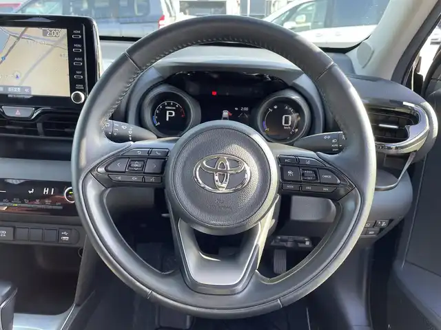 トヨタ ヤリスクロス G 滋賀県 2022(令4)年 3万km ブラックマイカ 純正8インチディスプレイオーディオ/【Bluetooth/フルセグTV/Apple CarPlay/Android Auto】/ハーフレザーシート/全方位カメラ/追従クルーズコントロール/クリアランスソナー/レーンキープアシスト/LEDヘッドライト/オートマチックハイビーム/衝突被害軽減ブレーキ/ビルトインETC2.0/電動パーキングブレーキ/オートブレーキホールド/MTモード付AT/プッシュスタート/スマートキー/ステアリングリモコン