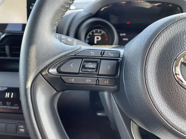 トヨタ ヤリスクロス G 滋賀県 2022(令4)年 3万km ブラックマイカ 純正8インチディスプレイオーディオ/【Bluetooth/フルセグTV/Apple CarPlay/Android Auto】/ハーフレザーシート/全方位カメラ/追従クルーズコントロール/クリアランスソナー/レーンキープアシスト/LEDヘッドライト/オートマチックハイビーム/衝突被害軽減ブレーキ/ビルトインETC2.0/電動パーキングブレーキ/オートブレーキホールド/MTモード付AT/プッシュスタート/スマートキー/ステアリングリモコン