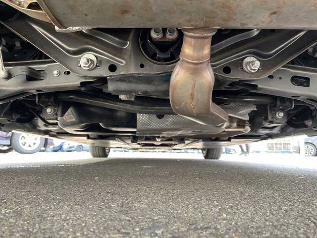 トヨタ プリウス A プレミアム 青森県 2020(令2)年 4万km シルバーM 4WD/寒冷地仕様/純正SDナビ・ワンセグTV/CD・Bluetooth・AUX・SD/パノラミックビューモニター/黒革シート/前席エアシート・ヒーター/運転席パワーシート/カラーヘッドアップディスプレイ/トヨタセーフティセンス/プリクラッシュセーフティ/レーダークルーズコントロール/レーントレーシングアシスト/オートマチックハイビーム/ブラインドスポットモニター/インテリジェントクリアランスソナー/シンプルインテリジェントパーキングアシスト/AC100V1500W/ワイパーデアイサー/ビルトインETC/LEDヘッドライト/LEDフォグランプ/LEDリアフォグランプ/純正15インチアルミ