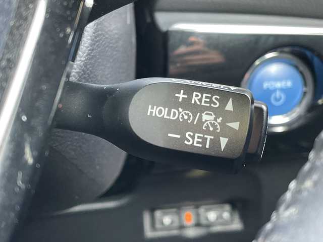 トヨタ プリウス A プレミアム 青森県 2020(令2)年 4万km シルバーM 4WD/寒冷地仕様/純正SDナビ・ワンセグTV/CD・Bluetooth・AUX・SD/パノラミックビューモニター/黒革シート/前席エアシート・ヒーター/運転席パワーシート/カラーヘッドアップディスプレイ/トヨタセーフティセンス/プリクラッシュセーフティ/レーダークルーズコントロール/レーントレーシングアシスト/オートマチックハイビーム/ブラインドスポットモニター/インテリジェントクリアランスソナー/シンプルインテリジェントパーキングアシスト/AC100V1500W/ワイパーデアイサー/ビルトインETC/LEDヘッドライト/LEDフォグランプ/LEDリアフォグランプ/純正15インチアルミ