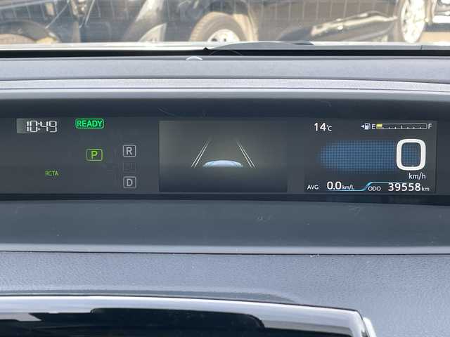 トヨタ プリウス A プレミアム 青森県 2020(令2)年 4万km シルバーM 4WD/寒冷地仕様/純正SDナビ・ワンセグTV/CD・Bluetooth・AUX・SD/パノラミックビューモニター/黒革シート/前席エアシート・ヒーター/運転席パワーシート/カラーヘッドアップディスプレイ/トヨタセーフティセンス/プリクラッシュセーフティ/レーダークルーズコントロール/レーントレーシングアシスト/オートマチックハイビーム/ブラインドスポットモニター/インテリジェントクリアランスソナー/シンプルインテリジェントパーキングアシスト/AC100V1500W/ワイパーデアイサー/ビルトインETC/LEDヘッドライト/LEDフォグランプ/LEDリアフォグランプ/純正15インチアルミ