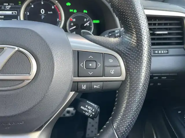 レクサス ＲＸ 450h Fスポーツ 兵庫県 2016(平28)年 5.2万km ホワイトノーヴァガラスフレーク /OP パノラマルーフ（チルト&アウタースライド式）//OP マークレビンソンプレミアムサウンド//OP パノラミックビューモニター//OP インテリジェントクリアランスソナー//OP RCTA//OP BSM//OP ルーフレール//OP 後席シートヒーター//OP 後席パワーシート（電動リクライニング/格納）//純正ナビ（12.3インチ）//地デジ/DVD/BT/USB/AUX//ステアリングリモコン（ステアリングヒーター付）//フルカラーヘッドアップディスプレイ//黒本革シート（電動/ヒーター/ベンチレーション）//3眼フルLEDヘッドランプ//シーケンシャルターンランプ//LEDフォグランプ//ビルトインETC//純正エンジンスターター//レーダークルーズコントロール//レーンキープアシスト//プリクラッシュセーフティ//オートマチックハイビーム