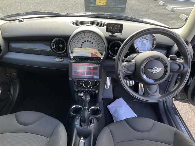 ＭＩＮＩ ミニ クラブマン クーパー S 滋賀県 2011(平23)年 1.5万km エクリプス・グレー・メタリック 1600ccターボ車/ジョンクーパーワークスブレーキキット/ジョンクーパーワークス18インチホイール/カロッツェリア7インチナビ/ワンセグテレビ、CD/ETC/パドルシフト/HIDヘッドライト/フォグランプ/純正フロアマット/取扱説明書/保証書