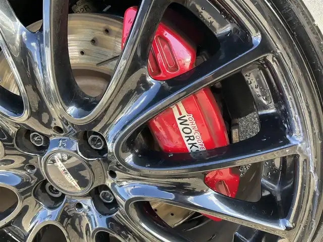 ＭＩＮＩ ミニ クラブマン クーパー S 滋賀県 2011(平23)年 1.5万km エクリプス・グレー・メタリック 1600ccターボ車/ジョンクーパーワークスブレーキキット/ジョンクーパーワークス18インチホイール/カロッツェリア7インチナビ/ワンセグテレビ、CD/ETC/パドルシフト/HIDヘッドライト/フォグランプ/純正フロアマット/取扱説明書/保証書