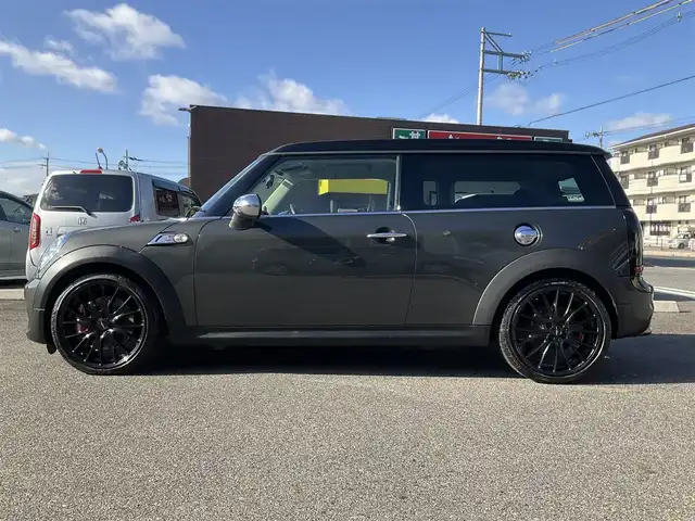 ＭＩＮＩ ミニ クラブマン クーパー S 滋賀県 2011(平23)年 1.5万km エクリプス・グレー・メタリック 1600ccターボ車/ジョンクーパーワークスブレーキキット/ジョンクーパーワークス18インチホイール/カロッツェリア7インチナビ/ワンセグテレビ、CD/ETC/パドルシフト/HIDヘッドライト/フォグランプ/純正フロアマット/取扱説明書/保証書