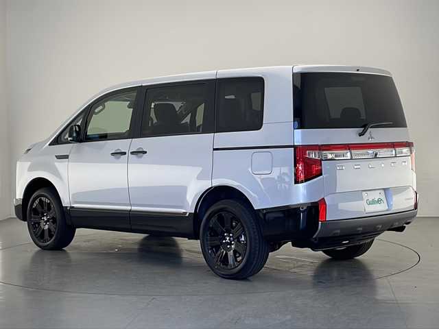 三菱 デリカＤ：５ シャモニー 長野県 2025(令7)年 0.1万km未満 白Ⅱ 4WD/届出済未使用車/純正メモリナビ&フルセグTV&CD&DVD&USB&BT/e-Assist/アダプティブクルーズコントロール/レーンキープアシスト/車線逸脱警報/衝突軽減ブレーキ/ブラインドスポットモニター/ダウンヒルアシストコントロール/オートマチックハイビーム/両側パワースライドドア/パワーバックドア/ハーフレザーシート/ステアリングスイッチ/ステアリングヒーター/パドルシフト/MTモード付AT/全方位カメラ/LEDヘッドライト/オートライト/フロントフォグランプ/電動格納ミラー/ウィンカーミラー/電動ホールド/オートホールド/純正18インチAW装着/プッシュスタート/スマートキー/スペアキー1本/取扱説明書/保証書