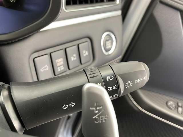 三菱 デリカＤ：５ シャモニー 長野県 2025(令7)年 0.1万km未満 白Ⅱ 4WD/届出済未使用車/純正メモリナビ&フルセグTV&CD&DVD&USB&BT/e-Assist/アダプティブクルーズコントロール/レーンキープアシスト/車線逸脱警報/衝突軽減ブレーキ/ブラインドスポットモニター/ダウンヒルアシストコントロール/オートマチックハイビーム/両側パワースライドドア/パワーバックドア/ハーフレザーシート/ステアリングスイッチ/ステアリングヒーター/パドルシフト/MTモード付AT/全方位カメラ/LEDヘッドライト/オートライト/フロントフォグランプ/電動格納ミラー/ウィンカーミラー/電動ホールド/オートホールド/純正18インチAW装着/プッシュスタート/スマートキー/スペアキー1本/取扱説明書/保証書