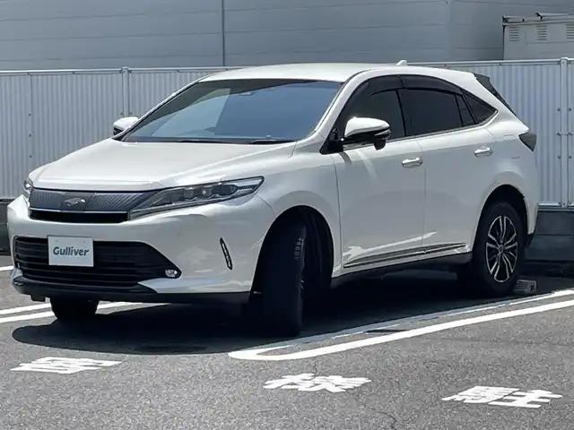 トヨタ ハリアー プレミアム スタイルノアール 群馬県 2020(令2)年 6.6万km ホワイトパールクリスタルシャイン ワンオーナー/純正9インチSDナビ(AM/FM/CD/DVD/BT)/フルセグTV/バックカメラ/ビルトインETC2.0/オートクルーズコントロール/横滑り防止装置/車線逸脱防止アラート/電子パーキングブレーキ/LEDヘッドライト/オートライト/オートハイビーム/純正フロアマット/ハーフレザーシート/パワーシート(D席)/純正フロアマット/純正リアテール車載/スマートキー×2/プッシュスタート/取扱説明書/保証書