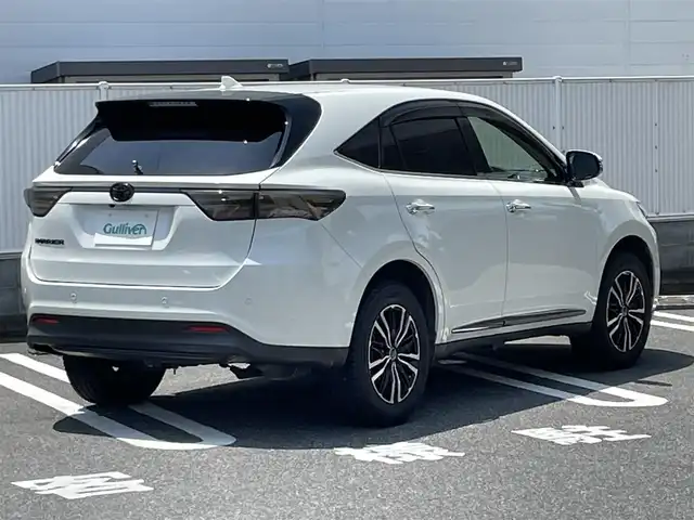 トヨタ ハリアー プレミアム スタイルノアール 群馬県 2020(令2)年 6.6万km ホワイトパールクリスタルシャイン ワンオーナー/純正9インチSDナビ(AM/FM/CD/DVD/BT)/フルセグTV/バックカメラ/ビルトインETC2.0/オートクルーズコントロール/横滑り防止装置/車線逸脱防止アラート/電子パーキングブレーキ/LEDヘッドライト/オートライト/オートハイビーム/純正フロアマット/ハーフレザーシート/パワーシート(D席)/純正フロアマット/純正リアテール車載/スマートキー×2/プッシュスタート/取扱説明書/保証書