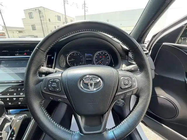 トヨタ ハリアー プレミアム スタイルノアール 群馬県 2020(令2)年 6.6万km ホワイトパールクリスタルシャイン ワンオーナー/純正9インチSDナビ(AM/FM/CD/DVD/BT)/フルセグTV/バックカメラ/ビルトインETC2.0/オートクルーズコントロール/横滑り防止装置/車線逸脱防止アラート/電子パーキングブレーキ/LEDヘッドライト/オートライト/オートハイビーム/純正フロアマット/ハーフレザーシート/パワーシート(D席)/純正フロアマット/純正リアテール車載/スマートキー×2/プッシュスタート/取扱説明書/保証書