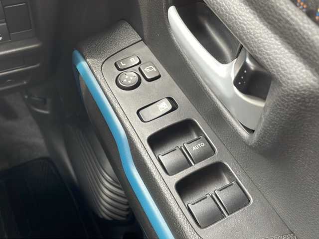 スズキ ハスラー HYBRID X 岩手県 2020(令2)年 2.7万km オフブルーM ワンオーナー/純正9インチSDナビ/AM/FM/CD/DVD/Bluetooth/フルセグTV/フロント/サイド/バックカメラ/全方位カメラ/ドライブレコーダー/衝突被害軽減ブレーキ/レーンキープアシスト/横滑り防止装置/アイドリングストップ/シートヒーター/オートライト/オートハイビーム/HIDヘッドライト/フォグランプ/スマートキー/プッシュスタート/電動格納ミラー/純正15インチAW/純正フロアマット/純正ドアバイザー/スノーモード/ヒーテッドドアミラー/保証書/取扱説明書