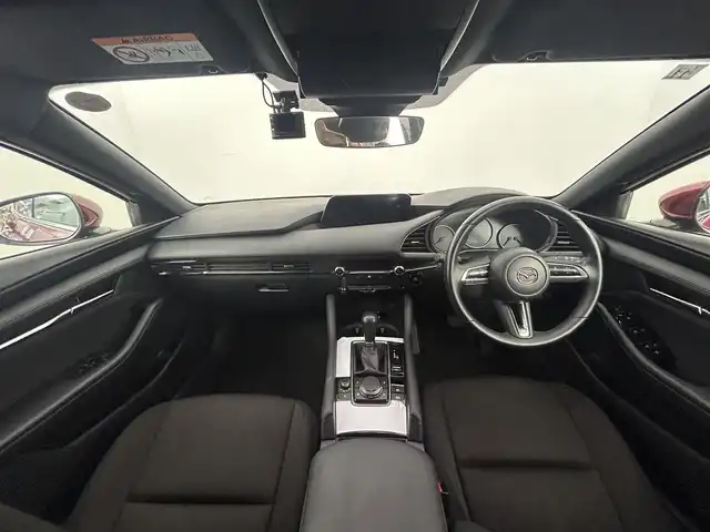 マツダ マツダ３ファストバック 15S ツーリング 道央・札幌 2020(令2)年 3.1万km ソウルレッドクリスタルM ・4WD/・純正SDナビゲーション/　CD/DVD/HDD/HDMI/フルセグ/USB/・i-ACTIVESENSE/・ビルトインETC/・社外ドライブレコーダー前後（ZRR-０１６）/・レーダークルーズコントロール/・横滑り防止装置/・前後コーナーセンサー/・オートライト/・オートマチックハイビーム/・オートブレーキホールド/・LEDヘッドライト/・MTモード付AT/・スマートキー/・プッシュスタート/・スペアキー１本/・純正フロアマット/・純正AW１８インチ/・電動格納ウィンカーミラー/・トノカバー/・取説あり