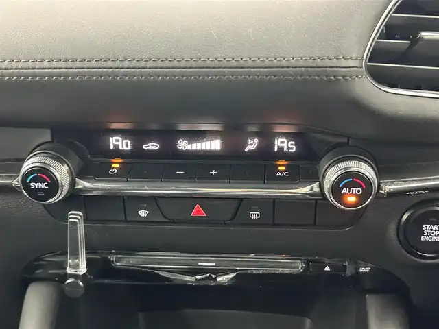 マツダ マツダ３ファストバック 15S ツーリング 道央・札幌 2020(令2)年 3.1万km ソウルレッドクリスタルM ・4WD/・純正SDナビゲーション/　CD/DVD/HDD/HDMI/フルセグ/USB/・i-ACTIVESENSE/・ビルトインETC/・社外ドライブレコーダー前後（ZRR-０１６）/・レーダークルーズコントロール/・横滑り防止装置/・前後コーナーセンサー/・オートライト/・オートマチックハイビーム/・オートブレーキホールド/・LEDヘッドライト/・MTモード付AT/・スマートキー/・プッシュスタート/・スペアキー１本/・純正フロアマット/・純正AW１８インチ/・電動格納ウィンカーミラー/・トノカバー/・取説あり