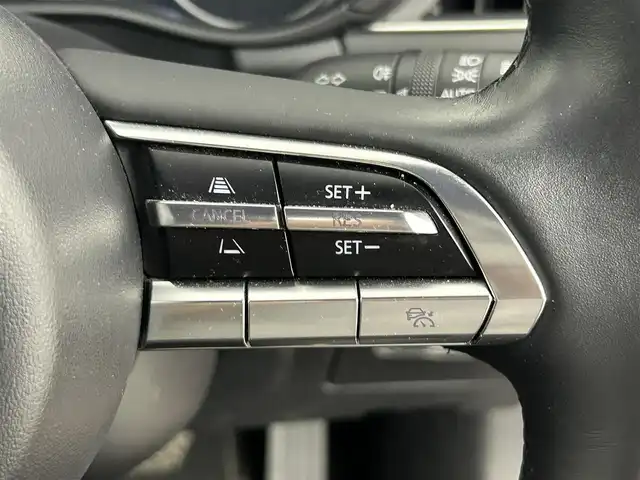 マツダ マツダ３ファストバック 15S ツーリング 道央・札幌 2020(令2)年 3.1万km ソウルレッドクリスタルM ・4WD/・純正SDナビゲーション/　CD/DVD/HDD/HDMI/フルセグ/USB/・i-ACTIVESENSE/・ビルトインETC/・社外ドライブレコーダー前後（ZRR-０１６）/・レーダークルーズコントロール/・横滑り防止装置/・前後コーナーセンサー/・オートライト/・オートマチックハイビーム/・オートブレーキホールド/・LEDヘッドライト/・MTモード付AT/・スマートキー/・プッシュスタート/・スペアキー１本/・純正フロアマット/・純正AW１８インチ/・電動格納ウィンカーミラー/・トノカバー/・取説あり