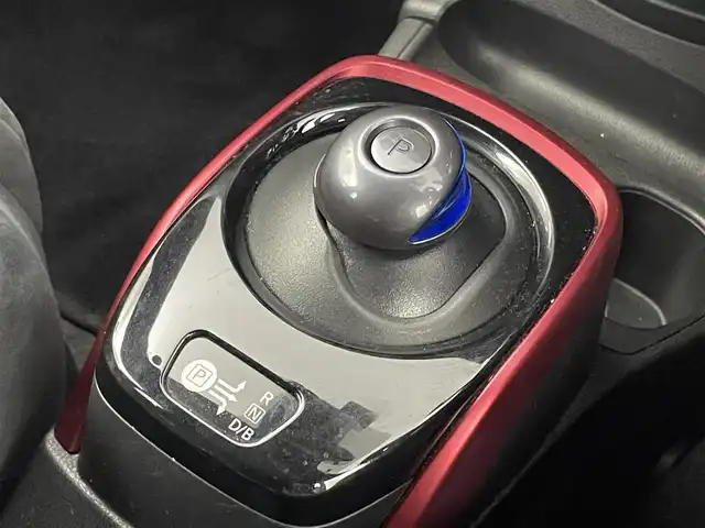 日産 ノート e－パワー ニスモ 埼玉県 2020(令2)年 5.9万km ダークメタルグレー 社外ナビ（9インチ）/Bluetooth、TV、CD、DVD、SD、USB、HDMI、AppleCarPlay、AndroidAuto/ニスモ専用アルカンターラシート/ニスモ専用本革アルカンターラ3本スポーク/アラウンドビューモニター/インテリジェントルームミラー/オートライト/ハイビームアシスト/ヒルスタートアシスト/踏み間違い防止アシスト/車線逸脱警報/プッシュスタート/ETC