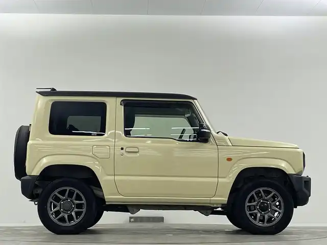 スズキ ジムニー XC 埼玉県 2018(平30)年 3.1万km シフォンアイボリーメタリックブラック2トーンルーフ 純正９型ナビ　温シート　衝突軽減　ＥＴＣ　Ｂカメラ　フルセグＴＶ　ワンオナ　ＣＤ　ＤＶＤ　ＵＳＢ　　ＡＵＸ　クルコン　ターボ　純正フロアマット　ＬＥＤヘッドライト　ダウンヒルコントロール 禁煙車
