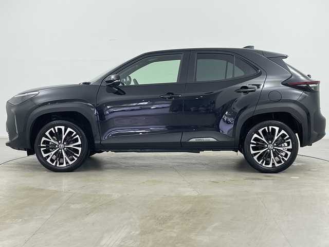 トヨタ ヤリスクロス ハイブリッド Z 道央・札幌 2025(令7)年 0.1千km ブラックマイカ ・4WD　/・寒冷地仕様/・純正ディスプレイオーディオナビ&BT&USB&TV　/・パノラミックビューモニター/・バックカメラ/・トヨタセーフティセンス/・レーダークルーズコントロール/・レーンキープアシスト/・ブラインドスポットモニター/・コーナーセンサー/・D席パワーシート/・前席シートヒーター/・ハーフレザーシート/・ステアリングヒーター/・ステアリングスイッチ/・LEDヘッドライト/・オートライト/・オートマチックハイビーム/・スマートキー