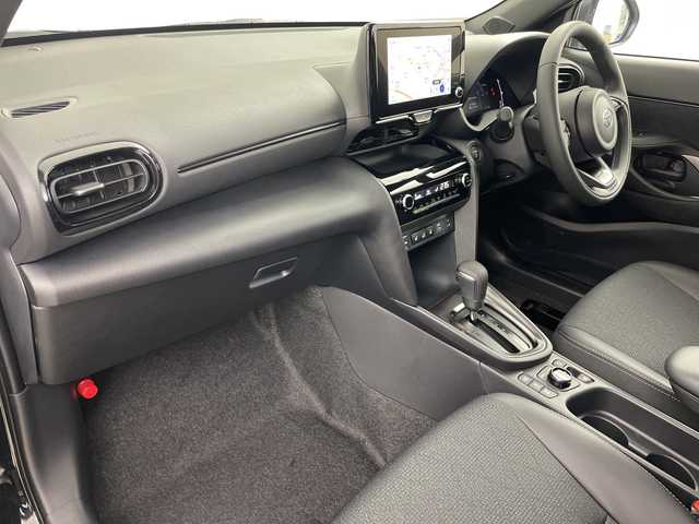 トヨタ ヤリスクロス ハイブリッド Z 道央・札幌 2025(令7)年 0.1千km ブラックマイカ ・4WD　/・寒冷地仕様/・純正ディスプレイオーディオナビ&BT&USB&TV　/・パノラミックビューモニター/・バックカメラ/・トヨタセーフティセンス/・レーダークルーズコントロール/・レーンキープアシスト/・ブラインドスポットモニター/・コーナーセンサー/・D席パワーシート/・前席シートヒーター/・ハーフレザーシート/・ステアリングヒーター/・ステアリングスイッチ/・LEDヘッドライト/・オートライト/・オートマチックハイビーム/・スマートキー