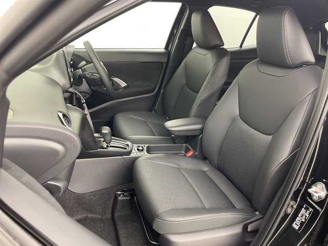 トヨタ ヤリスクロス ハイブリッド Z 道央・札幌 2025(令7)年 0.1千km ブラックマイカ ・4WD　/・寒冷地仕様/・純正ディスプレイオーディオナビ&BT&USB&TV　/・パノラミックビューモニター/・バックカメラ/・トヨタセーフティセンス/・レーダークルーズコントロール/・レーンキープアシスト/・ブラインドスポットモニター/・コーナーセンサー/・D席パワーシート/・前席シートヒーター/・ハーフレザーシート/・ステアリングヒーター/・ステアリングスイッチ/・LEDヘッドライト/・オートライト/・オートマチックハイビーム/・スマートキー