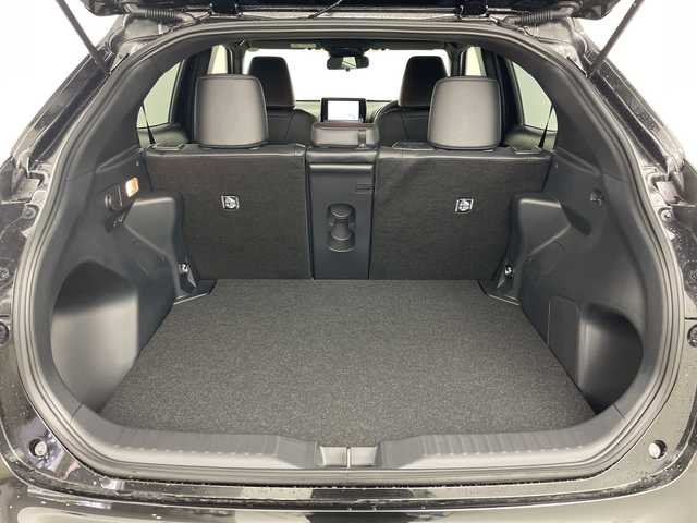 トヨタ ヤリスクロス ハイブリッド Z 道央・札幌 2025(令7)年 0.1千km ブラックマイカ ・4WD　/・寒冷地仕様/・純正ディスプレイオーディオナビ&BT&USB&TV　/・パノラミックビューモニター/・バックカメラ/・トヨタセーフティセンス/・レーダークルーズコントロール/・レーンキープアシスト/・ブラインドスポットモニター/・コーナーセンサー/・D席パワーシート/・前席シートヒーター/・ハーフレザーシート/・ステアリングヒーター/・ステアリングスイッチ/・LEDヘッドライト/・オートライト/・オートマチックハイビーム/・スマートキー