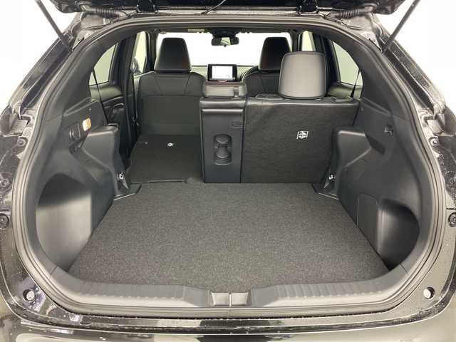 トヨタ ヤリスクロス ハイブリッド Z 道央・札幌 2025(令7)年 0.1千km ブラックマイカ ・4WD　/・寒冷地仕様/・純正ディスプレイオーディオナビ&BT&USB&TV　/・パノラミックビューモニター/・バックカメラ/・トヨタセーフティセンス/・レーダークルーズコントロール/・レーンキープアシスト/・ブラインドスポットモニター/・コーナーセンサー/・D席パワーシート/・前席シートヒーター/・ハーフレザーシート/・ステアリングヒーター/・ステアリングスイッチ/・LEDヘッドライト/・オートライト/・オートマチックハイビーム/・スマートキー