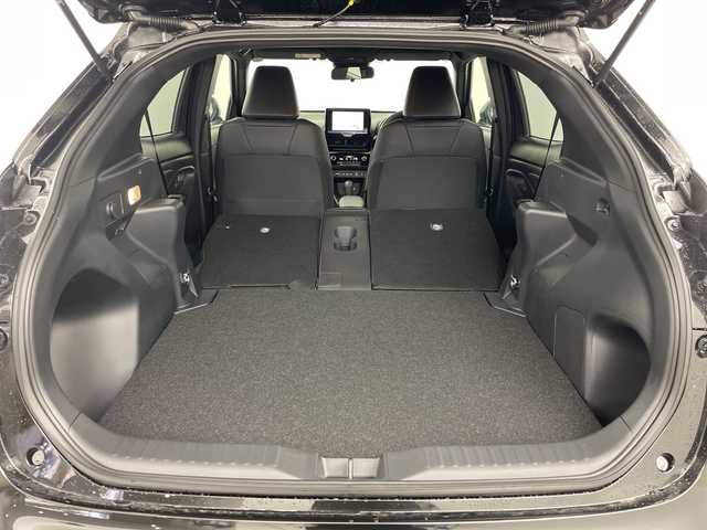 トヨタ ヤリスクロス ハイブリッド Z 道央・札幌 2025(令7)年 0.1千km ブラックマイカ ・4WD　/・寒冷地仕様/・純正ディスプレイオーディオナビ&BT&USB&TV　/・パノラミックビューモニター/・バックカメラ/・トヨタセーフティセンス/・レーダークルーズコントロール/・レーンキープアシスト/・ブラインドスポットモニター/・コーナーセンサー/・D席パワーシート/・前席シートヒーター/・ハーフレザーシート/・ステアリングヒーター/・ステアリングスイッチ/・LEDヘッドライト/・オートライト/・オートマチックハイビーム/・スマートキー