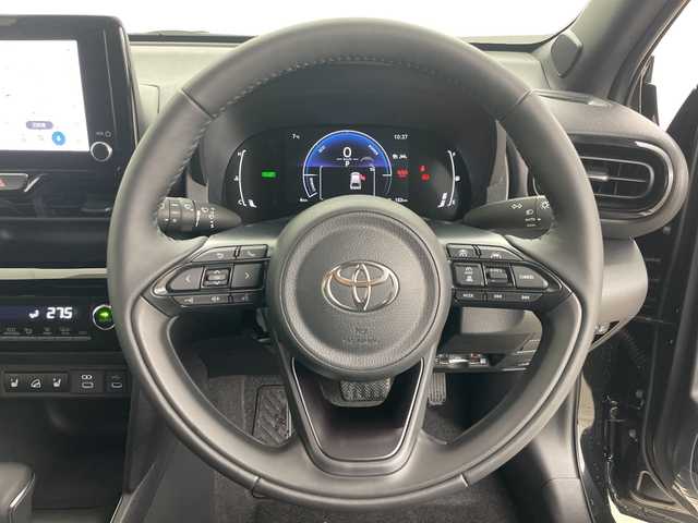 トヨタ ヤリスクロス ハイブリッド Z 道央・札幌 2025(令7)年 0.1千km ブラックマイカ ・4WD　/・寒冷地仕様/・純正ディスプレイオーディオナビ&BT&USB&TV　/・パノラミックビューモニター/・バックカメラ/・トヨタセーフティセンス/・レーダークルーズコントロール/・レーンキープアシスト/・ブラインドスポットモニター/・コーナーセンサー/・D席パワーシート/・前席シートヒーター/・ハーフレザーシート/・ステアリングヒーター/・ステアリングスイッチ/・LEDヘッドライト/・オートライト/・オートマチックハイビーム/・スマートキー