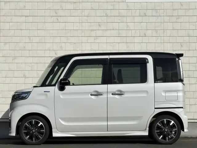 スズキ スペーシア カスタム HYBRID XS ターボ 岩手県 2020(令2)年 6.3万km ピュアホワイトパール/ブラック2トーン 4WD/ハーフレザーシート/全方位カメラ/両側パワースライドドア/ヘッドアップディスプレイ/純正8インチナビ/→フルセグTV/Bluetooth/CD/DVD/FM/AM/バックカメラ/サイドカメラ/ステアリングスイッチ/クルーズコントロール/衝突軽減システム/横滑り防止装置/レーンキープアシスト/オートライト/LEDヘッドライト/LEDフォグライト/〇プッシュスタート/〇電動格納ミラー/〇シンカーミラー/〇シガーソケット/〇USBポート/〇ドアバイザー/〇フロアマット/〇スマートキー/〇取扱説明書/スペアキー/ETC/2列目サンシェード/2列目テーブル