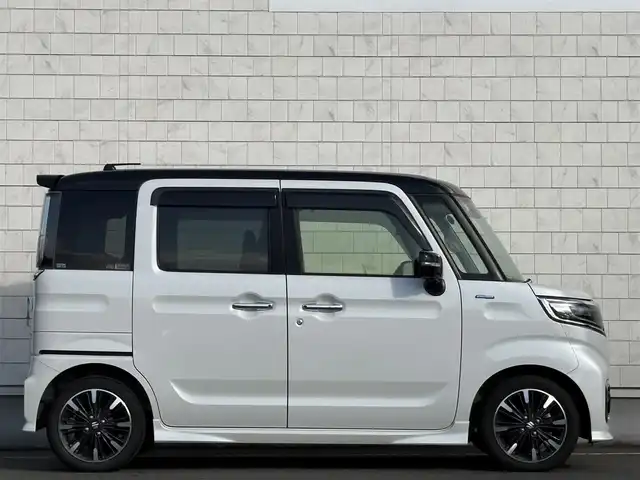 スズキ スペーシア カスタム HYBRID XS ターボ 岩手県 2020(令2)年 6.3万km ピュアホワイトパール/ブラック2トーン 4WD/ハーフレザーシート/全方位カメラ/両側パワースライドドア/ヘッドアップディスプレイ/純正8インチナビ/→フルセグTV/Bluetooth/CD/DVD/FM/AM/バックカメラ/サイドカメラ/ステアリングスイッチ/クルーズコントロール/衝突軽減システム/横滑り防止装置/レーンキープアシスト/オートライト/LEDヘッドライト/LEDフォグライト/〇プッシュスタート/〇電動格納ミラー/〇シンカーミラー/〇シガーソケット/〇USBポート/〇ドアバイザー/〇フロアマット/〇スマートキー/〇取扱説明書/スペアキー/ETC/2列目サンシェード/2列目テーブル