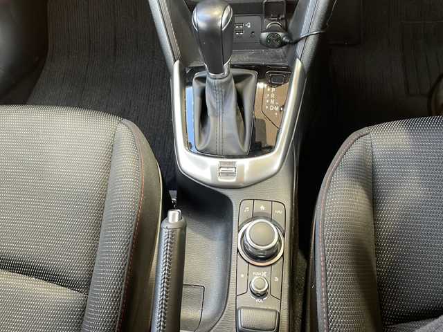 マツダ マツダ２ 15S ブラックトーンED 静岡県 2021(令3)年 3.4万km スノーフレイクホワイトパールマイカ 純正ナビ/AM/FM/USB/CD/DVD/AUX/フルセグTV/Bluetooth/主要装備/・全方位カメラ　/・コーナーセンサー　/・レーダークルーズコントロール　/・ドライブレコーダー　/・デジタルインナーミラー　/・ヘッドアップディスプレイ　/・パドルシフト/・ステアリングリモコン　/・プッシュスタート/・スマートキー/・プッシュスタート/・横滑り防止装置/・レーンキープ/・アイドリングストップ/・純正アルミホイール/・純正フロアマット/・スマートブレーキ/・４WD